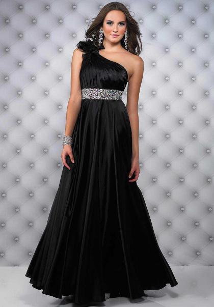 5ad7f997cddb5_BlackDress.jpg.18e4d136a0f222b8f5d32e80b72e3b97.jpg